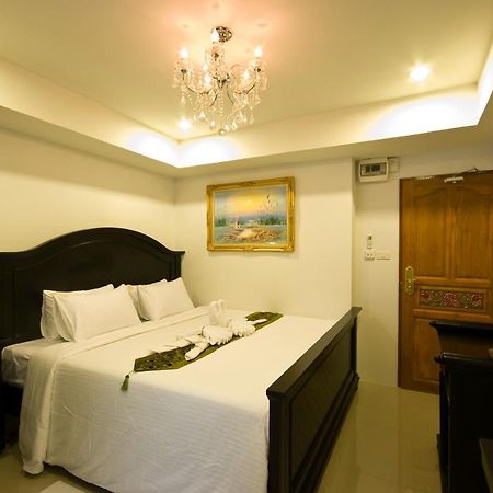 Richly Villa Bangkok Buitenkant foto