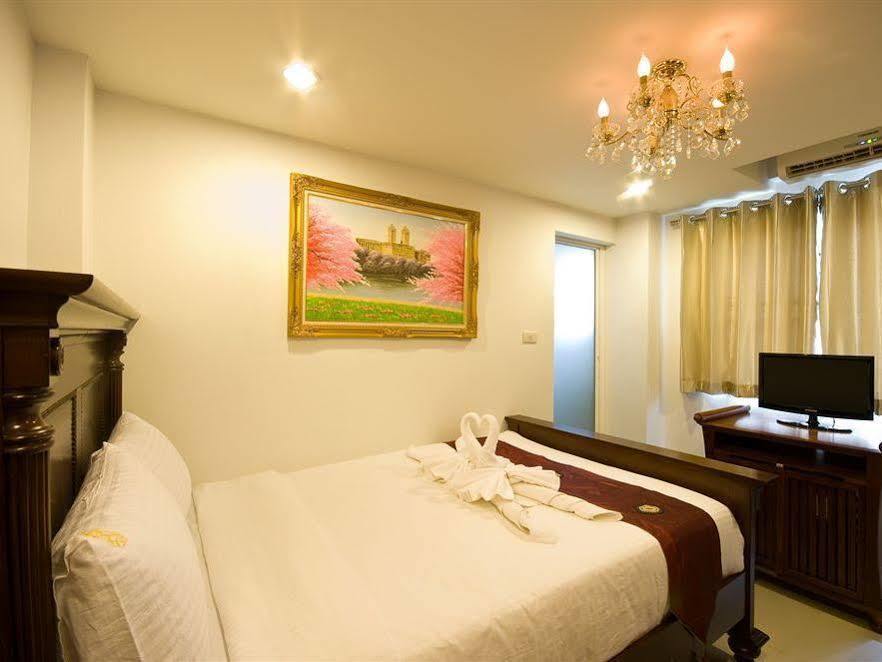 Richly Villa Bangkok Buitenkant foto
