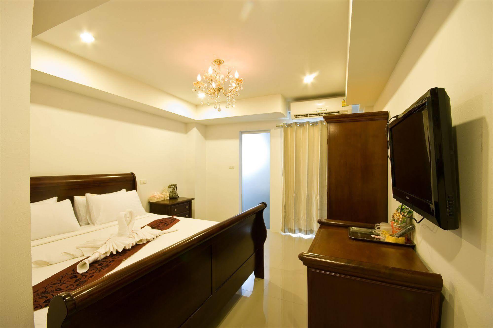 Richly Villa Bangkok Buitenkant foto