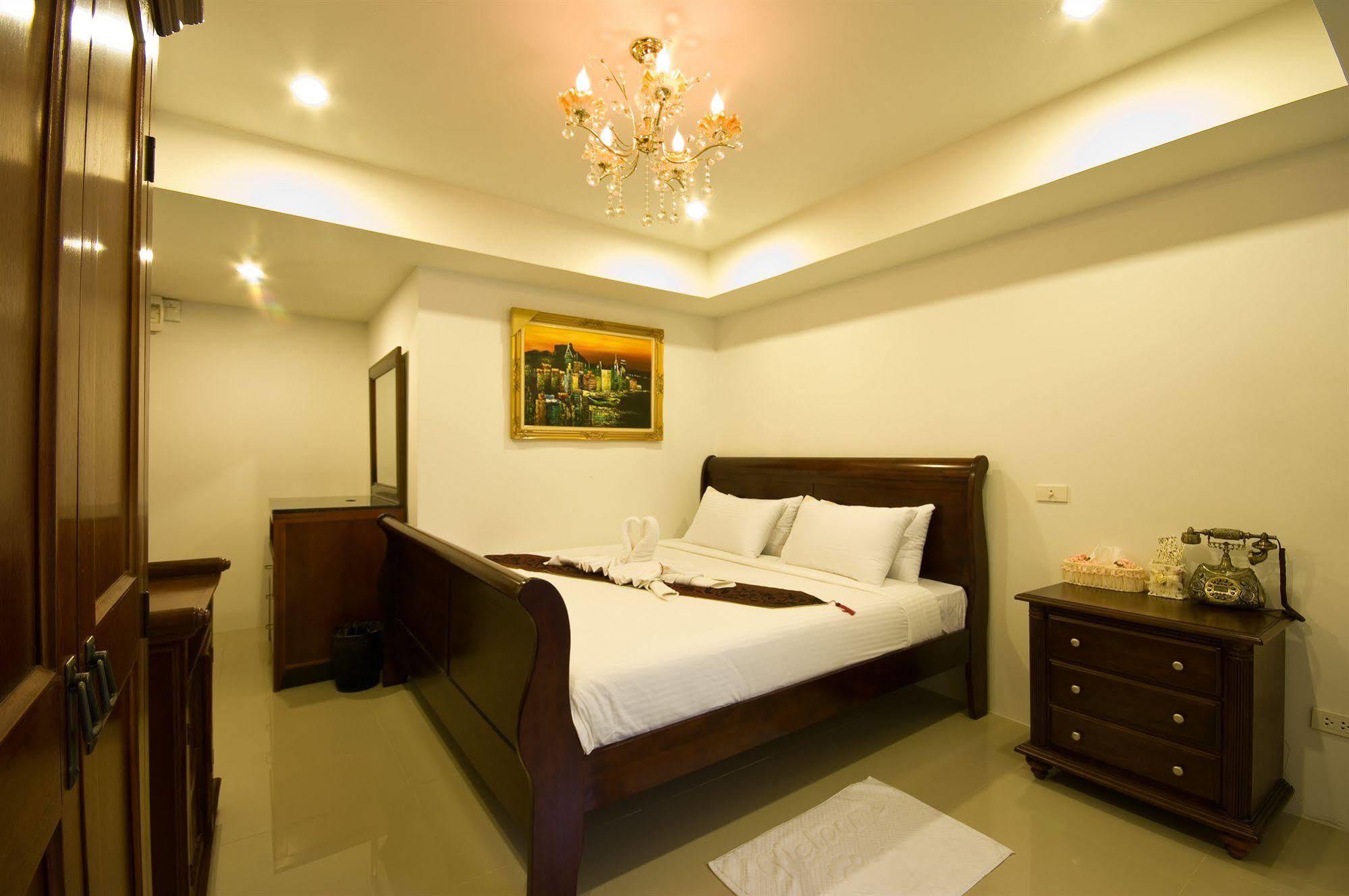 Richly Villa Bangkok Buitenkant foto