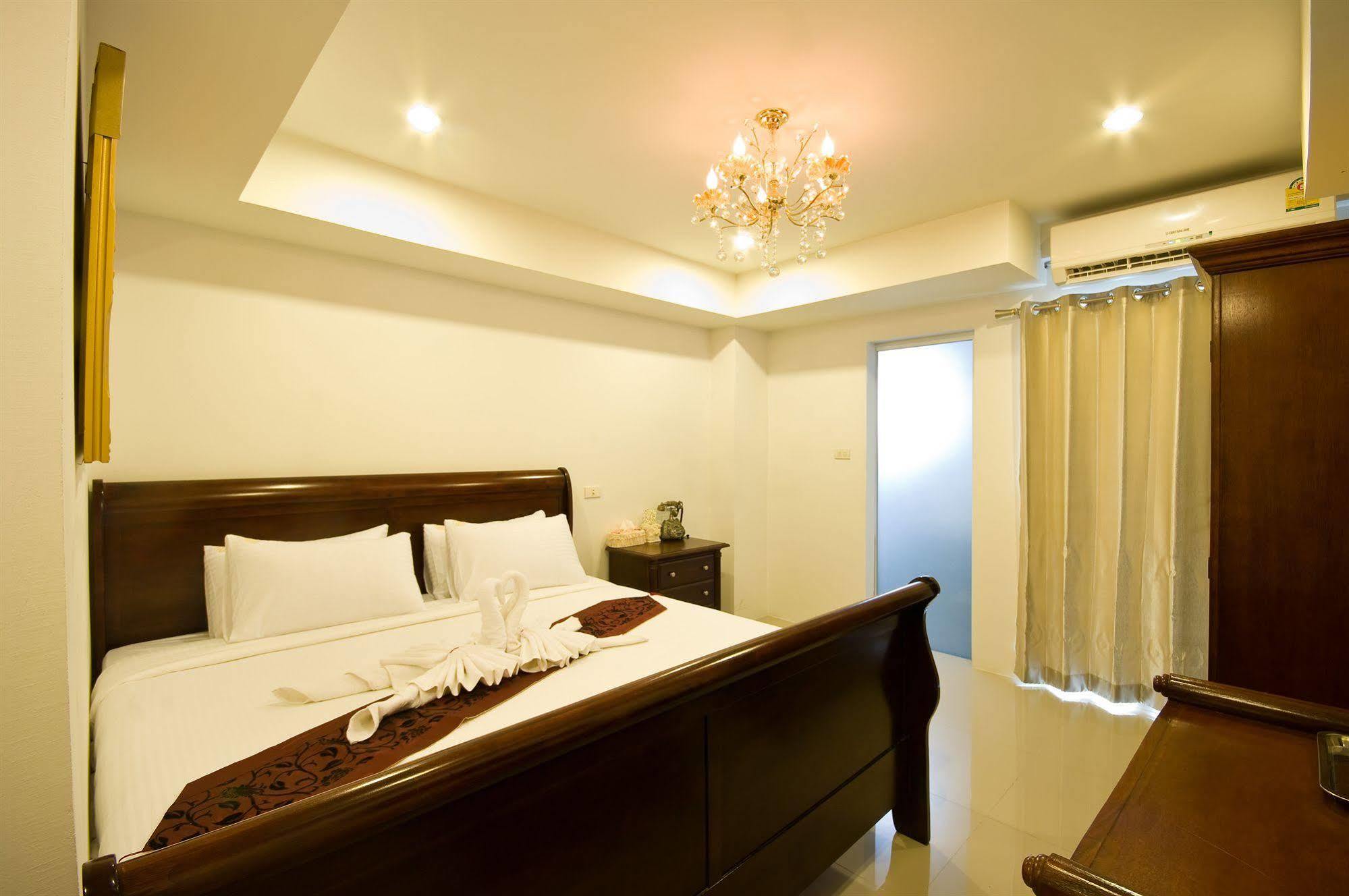 Richly Villa Bangkok Buitenkant foto