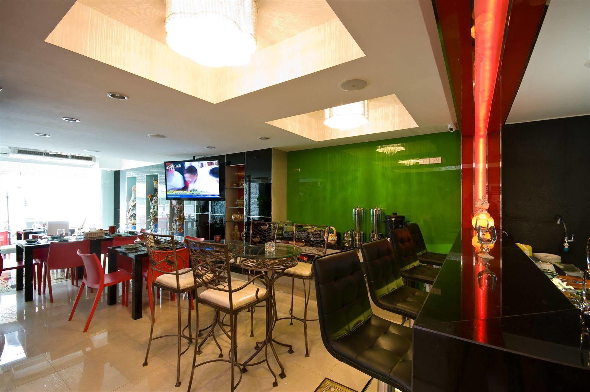 Richly Villa Bangkok Buitenkant foto