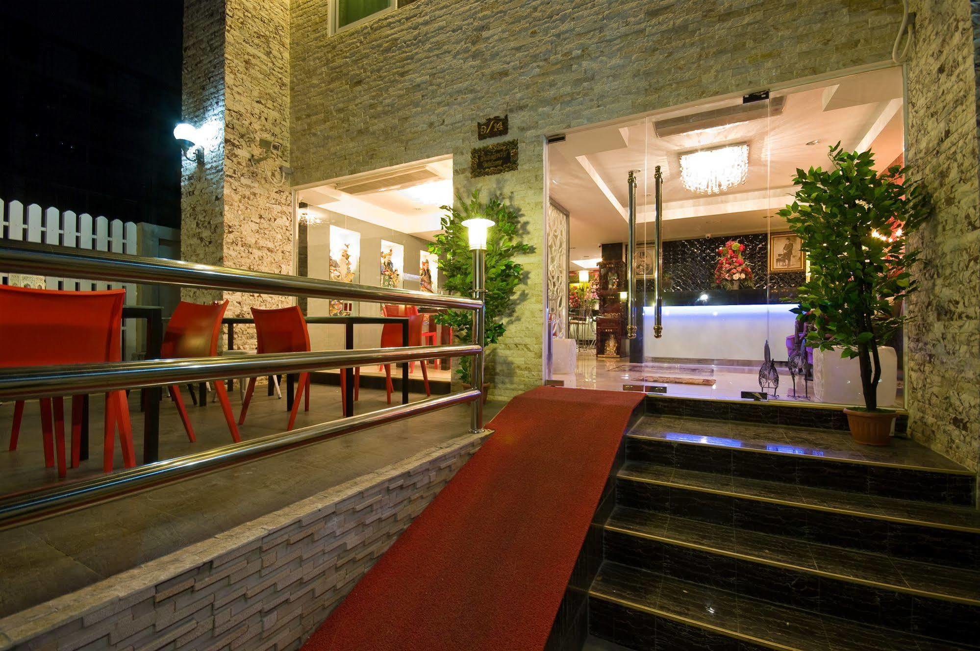 Richly Villa Bangkok Buitenkant foto
