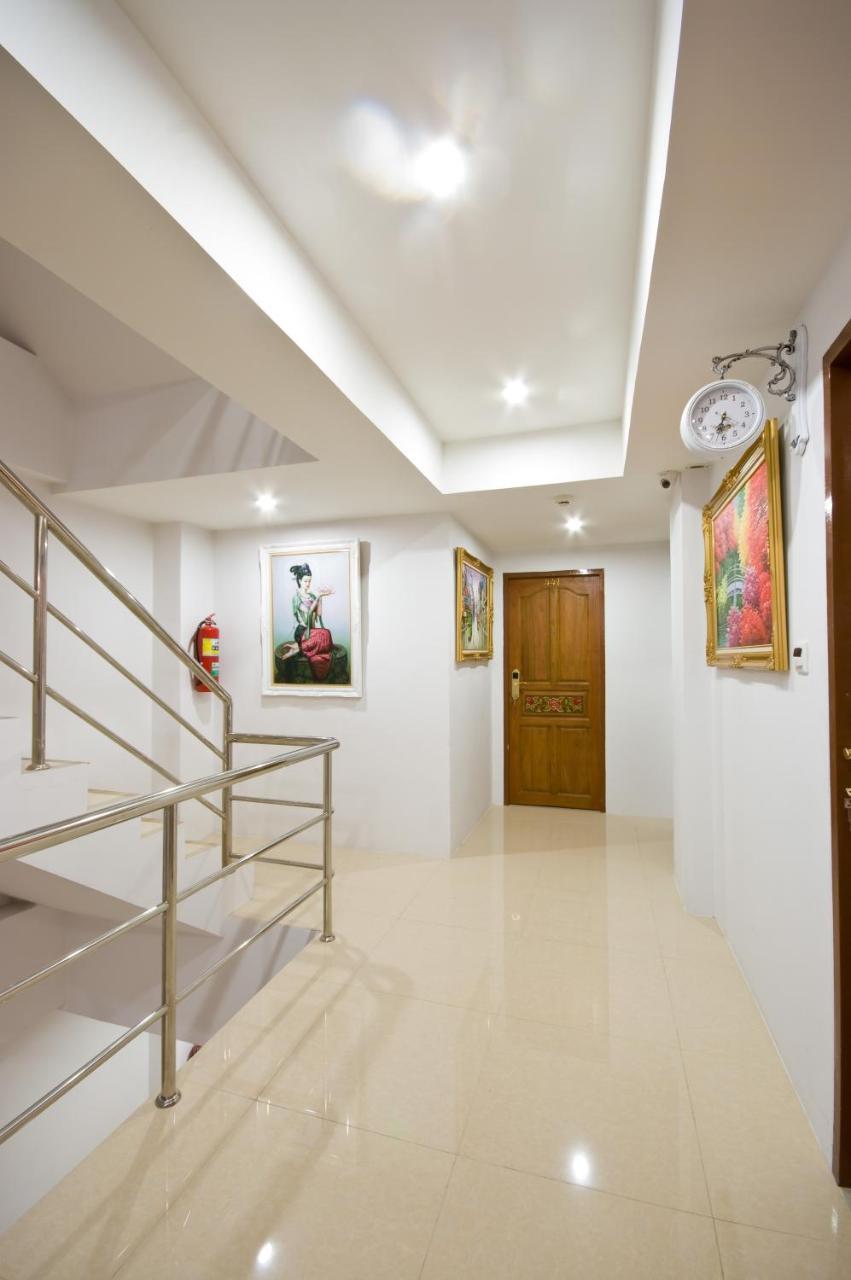 Richly Villa Bangkok Buitenkant foto